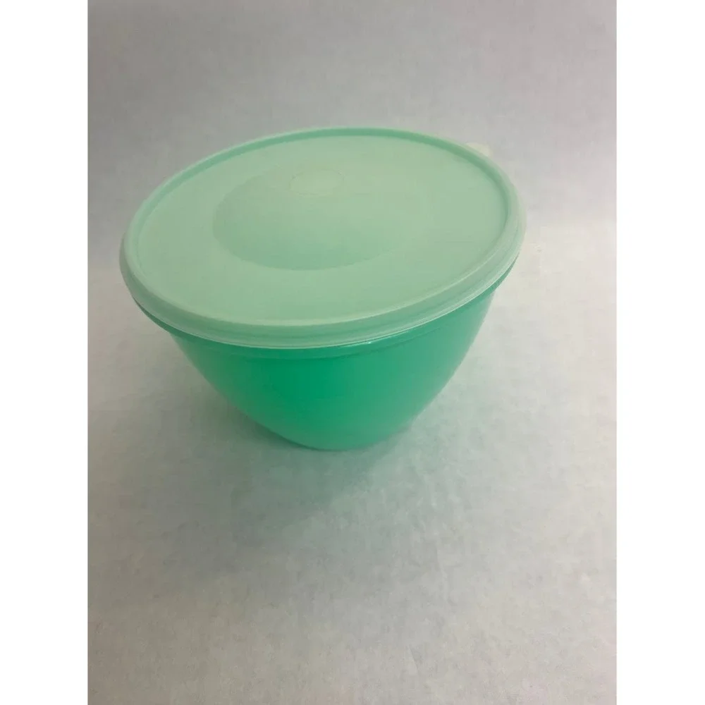 Vintage Tupperware Wonderlier Bowl Jade Green with Lid 679-8 Retro Storage 7in